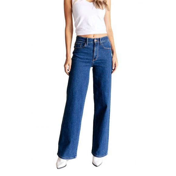 Judy Blue Mid Rise Ankle Length Wide Leg Jeans w/ Hollywood Waist